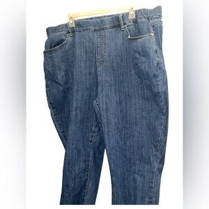 22W Judy Blue Light Wash Denim Capri Jeans with Tan Patch